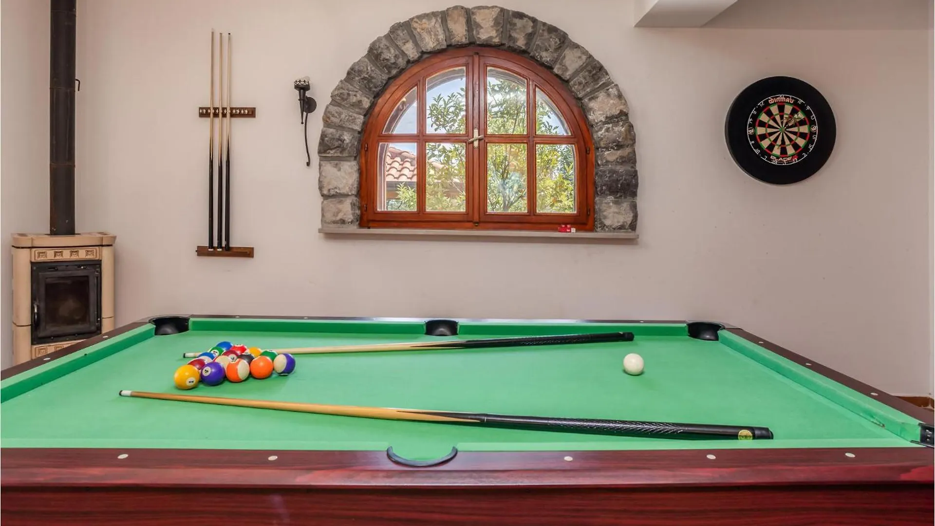 6 Bedroom Cozy Home In Lovran