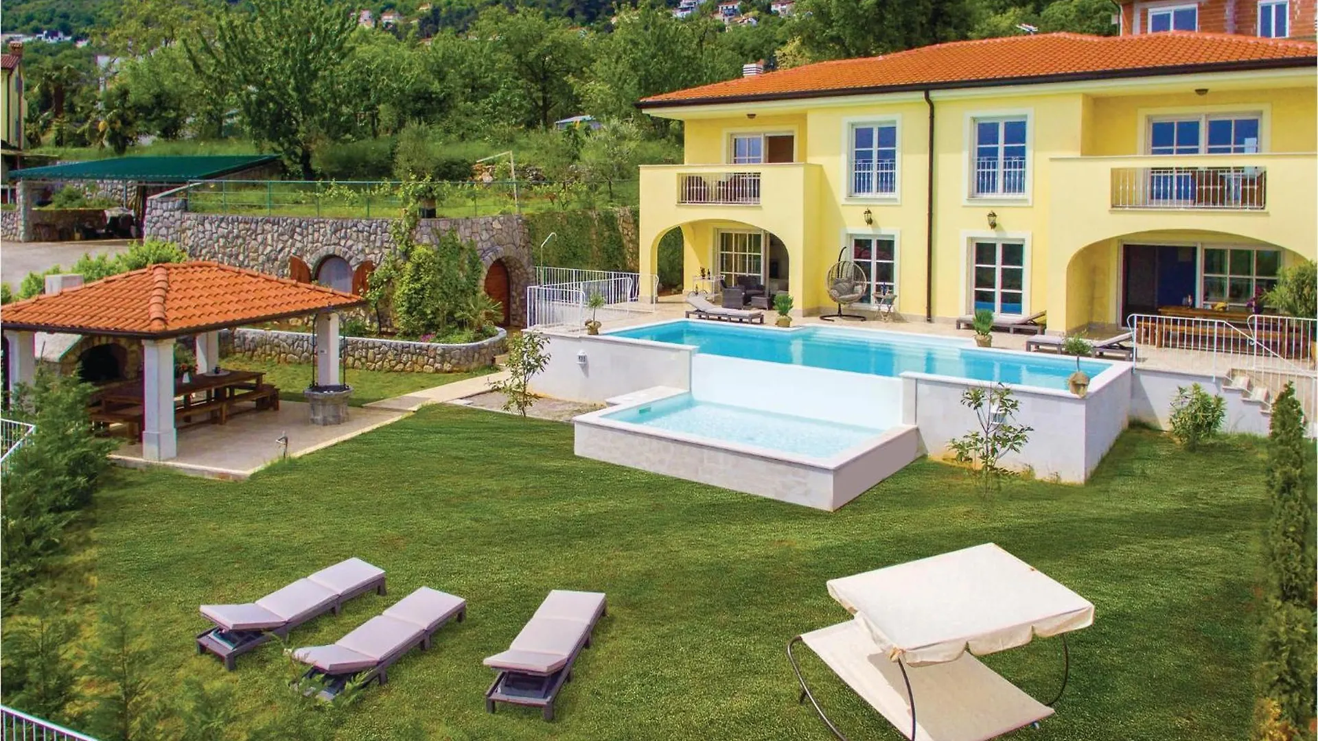 6 Bedroom Cozy Home In Lovran Holiday home