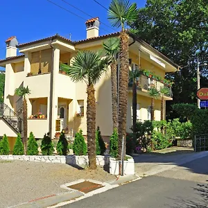 Apartment With A Parking Space Opric, Opatija - 7728, Lovran